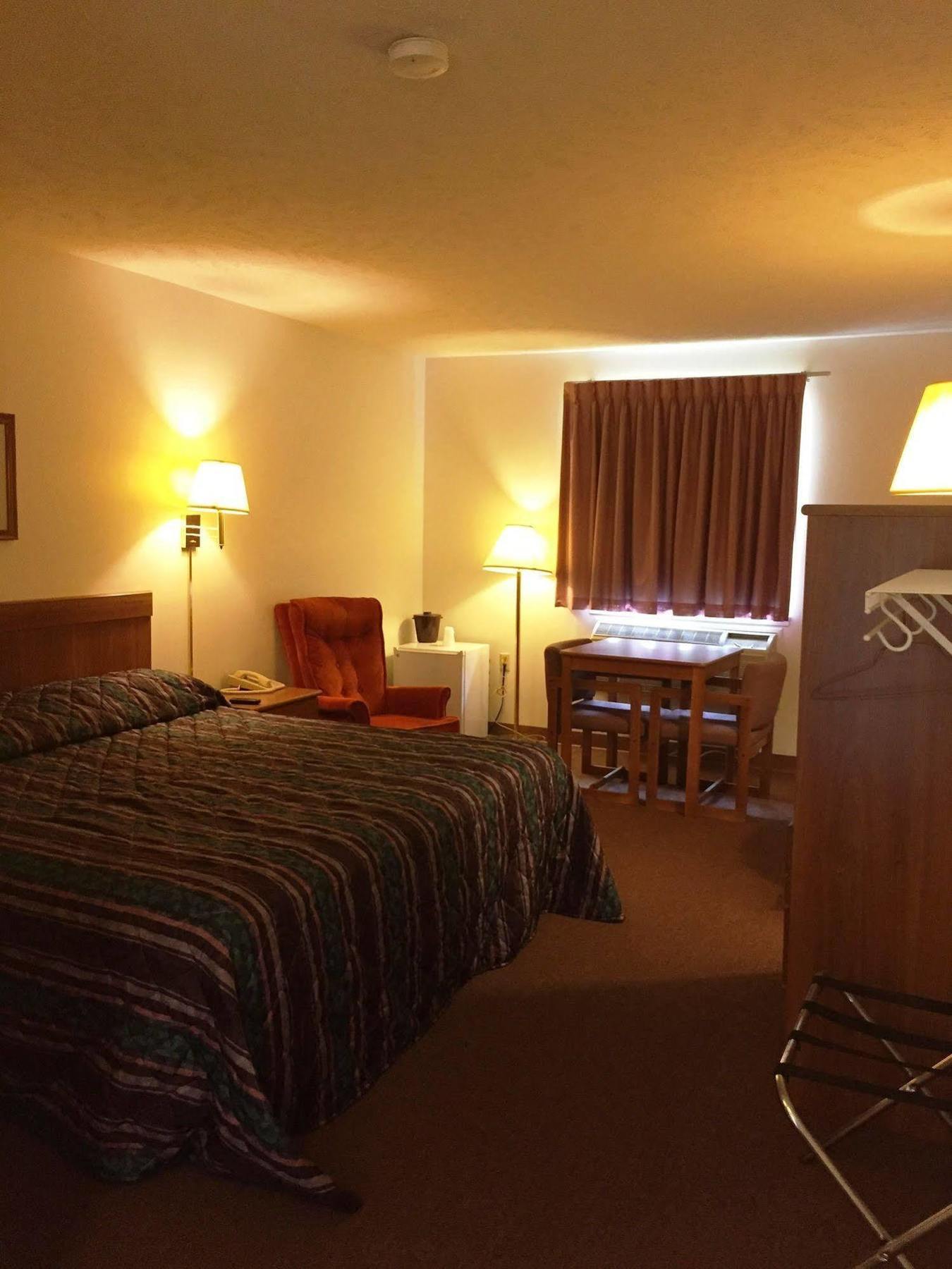 Coronado Motel & Rv Park Lindsborg Exterior foto